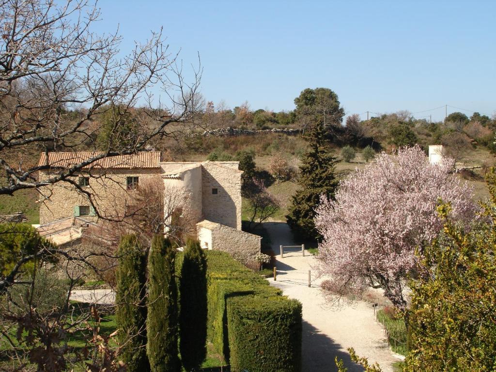 Domaine De La Grange Neuve 호텔 라로크쉬르페르네 외부 사진